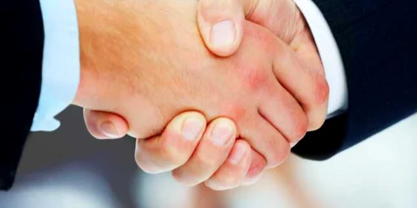 Se pare că băncile din Ungaria au avut o înţelegere pentru a majora dobânzile în aceeaşi zi