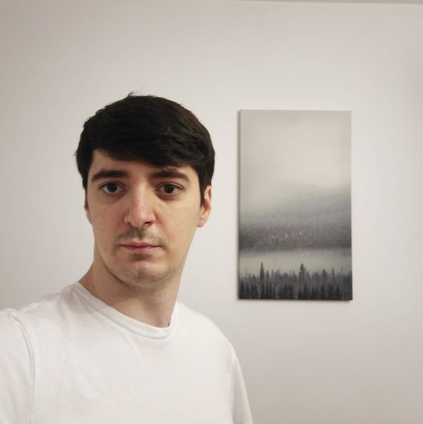 O fotografie cu un profesor îmbrăcat în fustă a împărțit Internetul. Reacția UB și a colegilor acestuia FOTO