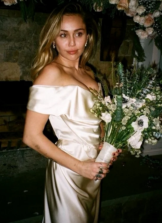 Miley Cyrus în ziua nunții sale / foto: Instagram