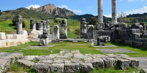 The Temple of Artemis, originally built in 300 BC, renovated by the Romans in the 2nd century AD, Sardis, Lydia (32015884502) jpg