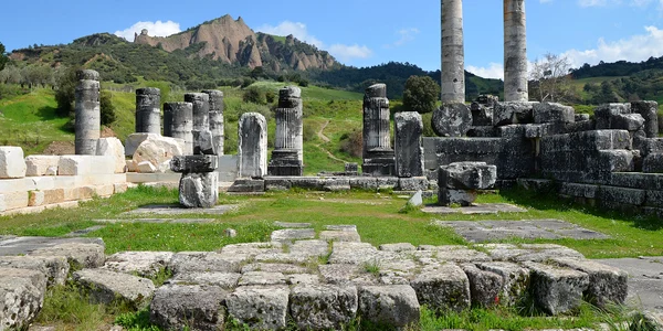 The Temple of Artemis, originally built in 300 BC, renovated by the Romans in the 2nd century AD, Sardis, Lydia (32015884502) jpg