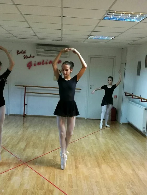 18 fiica lui radu zamfir jpg jpeg