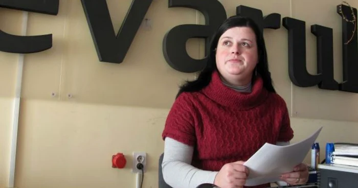 Mihaela Oprea spune că bebeluşul a murit din vina medicului ginecolog.