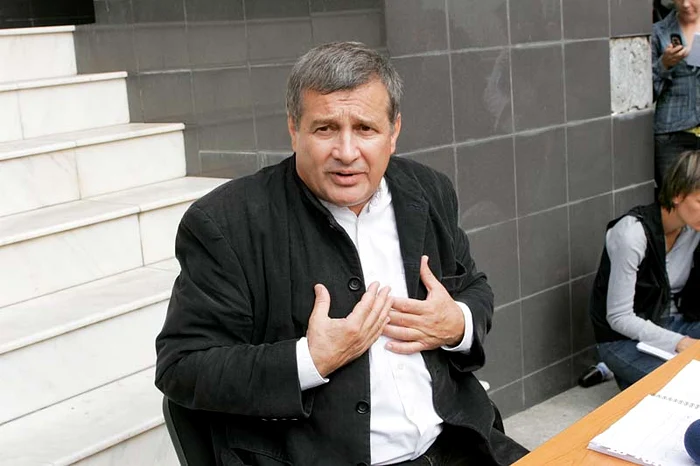 
    Mircea Dinescu  