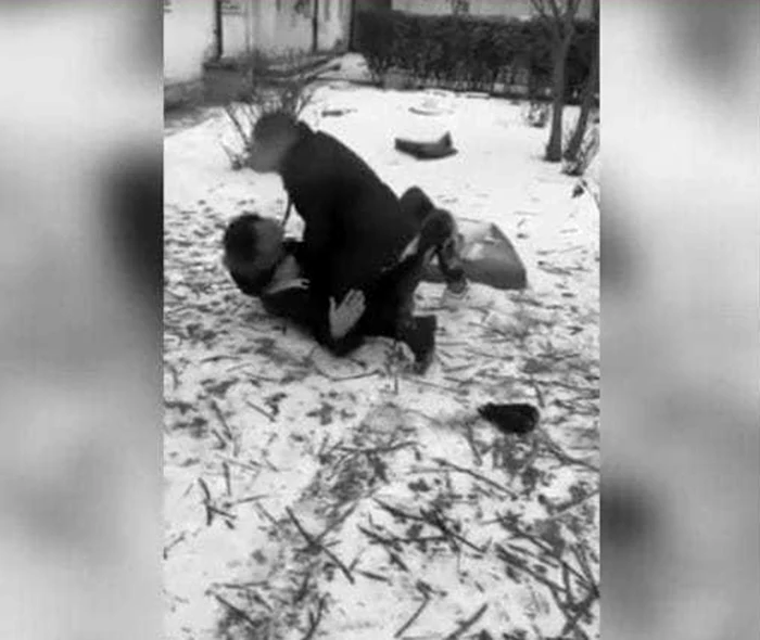 Scenele violente au fost filmate, apoi postate pe rețelele sociale