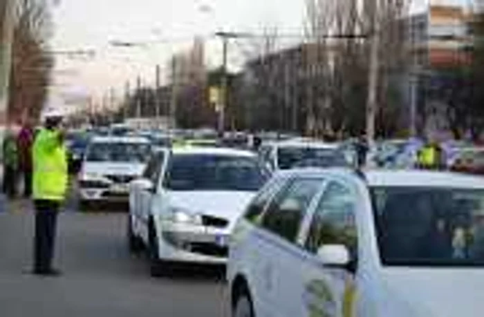 Taxi-urile vor fi verificate la sânge de inspectorii primăriei. FOTOArhivă.