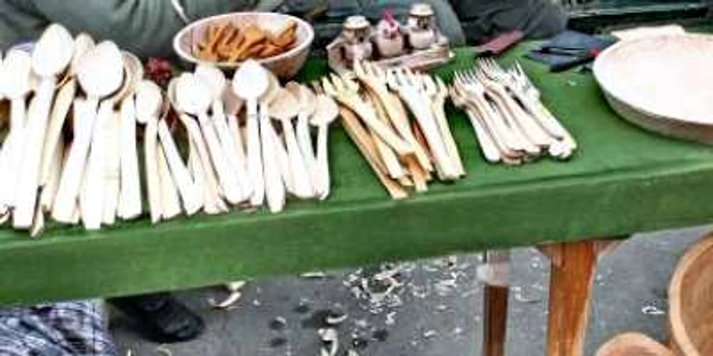 Iaşi: Meşteri din toată ţara îşi demonstrează iscusinţa la Zilele Iaşiului (FOTO)