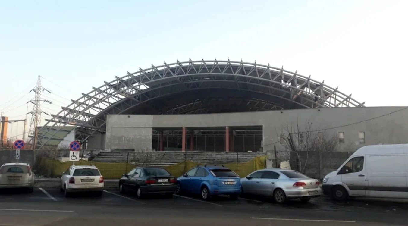 Mica polivalentă e tot în construcție FOTO Ștefan Both