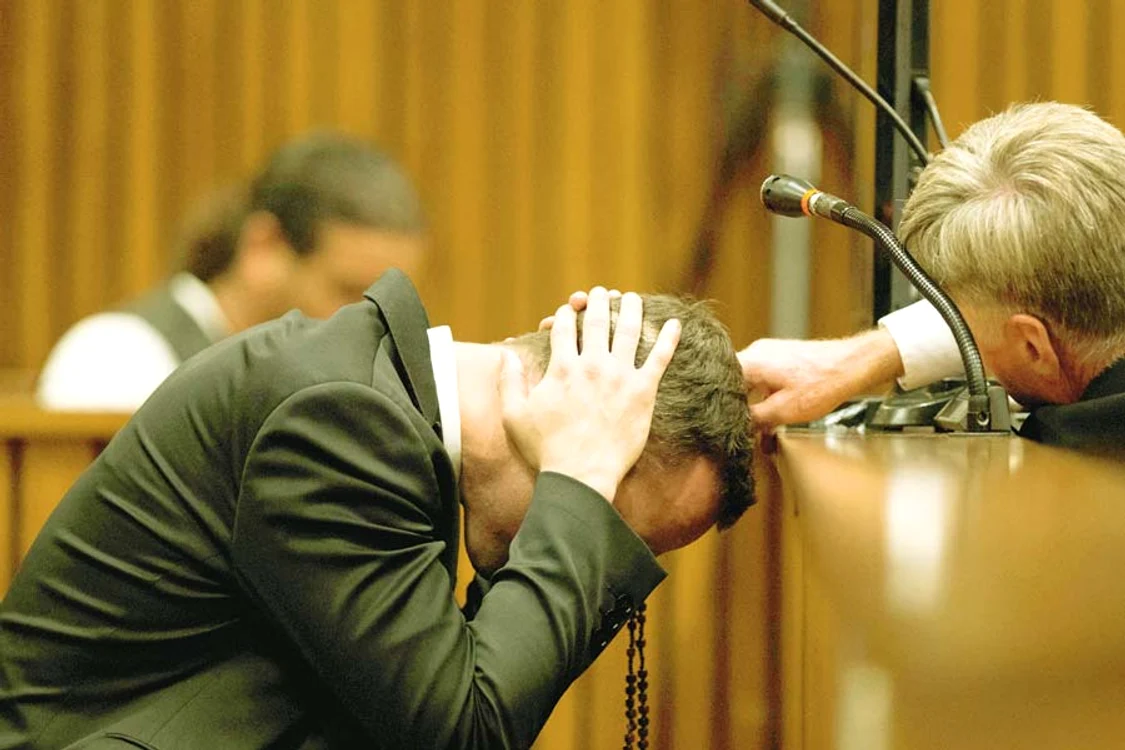 Marţi: De mai multe ori, Pistorius şi-a acoperit urechile pentru a nu mai auzi acuzaţiile martorilor