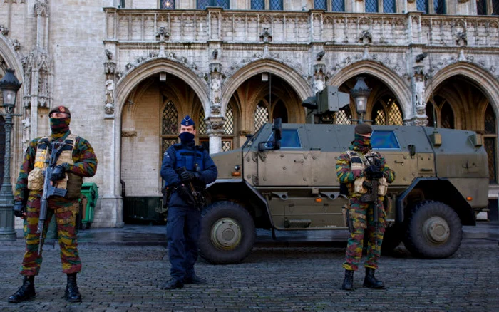 Patrule militare înarmate până ”în dinți” au fost scoase pe străzile din Bruxelles