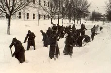 În februarie 1954 Capitala era sub troiene de 5 metri şi vânt de până la 126 km/oră jpeg