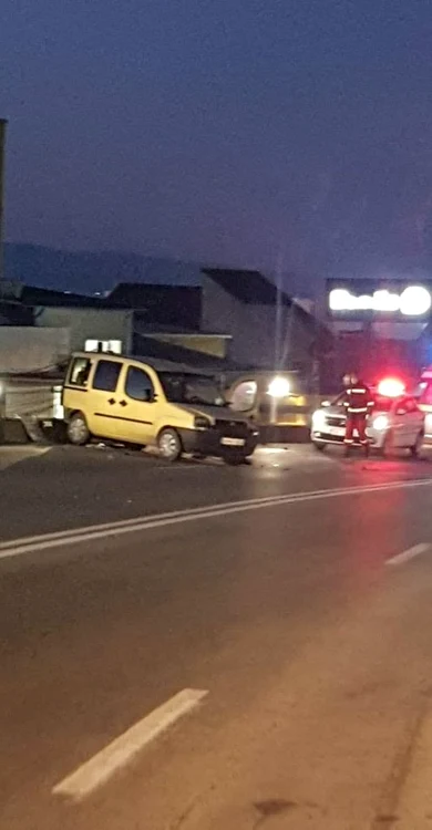 
    Accident provocat de un bărbat venit din Italia care a fugit din izolare Foto: gazatavalceana.ro  