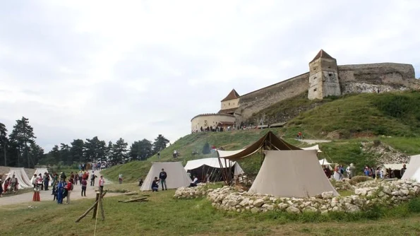 Invazie vikingă în Transilvania sau cum devine Cetatea Râşnovului un obiectiv turistic de neratat jpeg