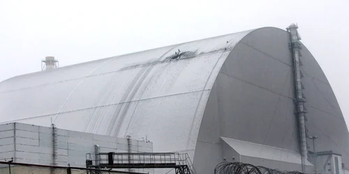 Structura de la protecție de la centrala de la Cernobîl, avariată FOTO Profimedia jpg
