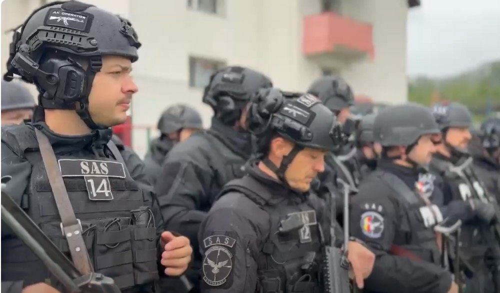 Trageri cu toate categoriile de armament, în Botoșani, pe durata exercițiului „Blue Guardians”. Participă forţe speciale din România, R. Moldova şi Spania 