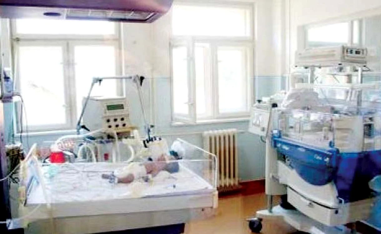 
    Femeia a fost internată la maternitatea Spitalului Clinic de Urgenţă din Oradea  