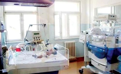Femeia a fost internată la maternitatea Spitalului Clinic de Urgenţă din Oradea