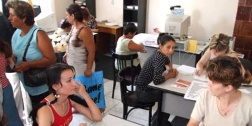 Bacau: Sute de băcăuani lăsaţi fără slujbă