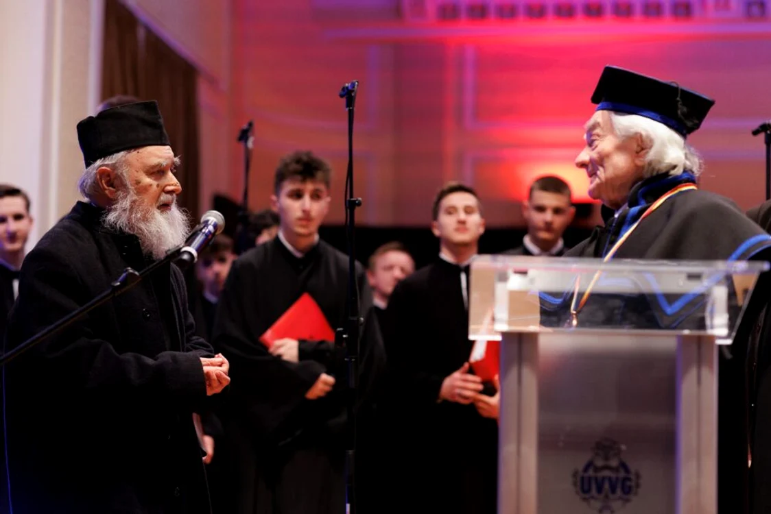 A primit cea mai mare distincție FOTO Arhiepicopia Aradului 