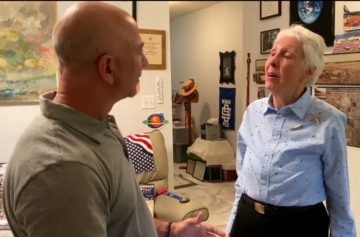 Wally este prima femeie inspector a agenţiei americane de aviațieFoto: captură video Instagram Jeff Bezos
