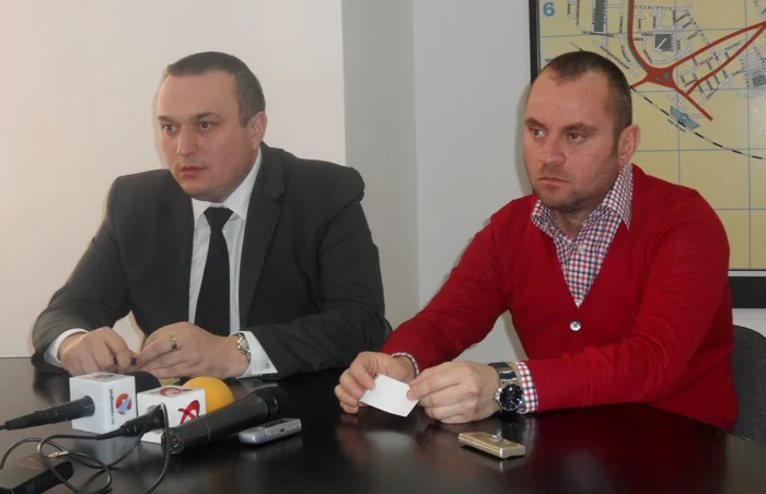 Iulian Bădescu şi Daniel Capră au fost aduşi vineri la DNA Ploieşti pentru confruntare. FOTO Adevărul