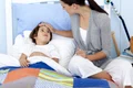 1 mama copil bolnav shutterstock 39747118 jpg jpeg