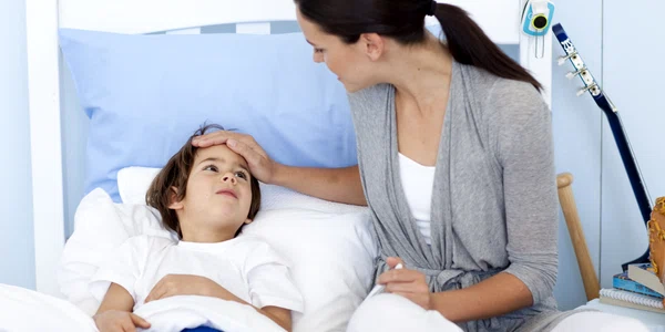 1 mama copil bolnav shutterstock 39747118 jpg jpeg