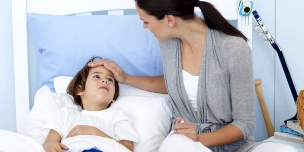 1 mama copil bolnav shutterstock 39747118 jpg jpeg