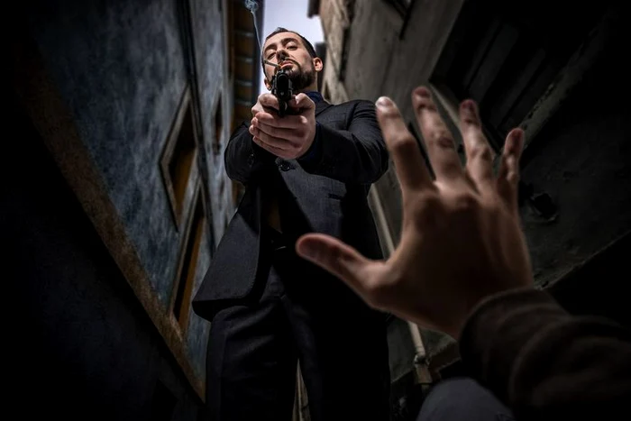 
    Există un decalog cu 10 reguli stricte, pe care membrii organizaţiei erau obligaţi să le respecte @shutterstockclickpentrufemei.ro  