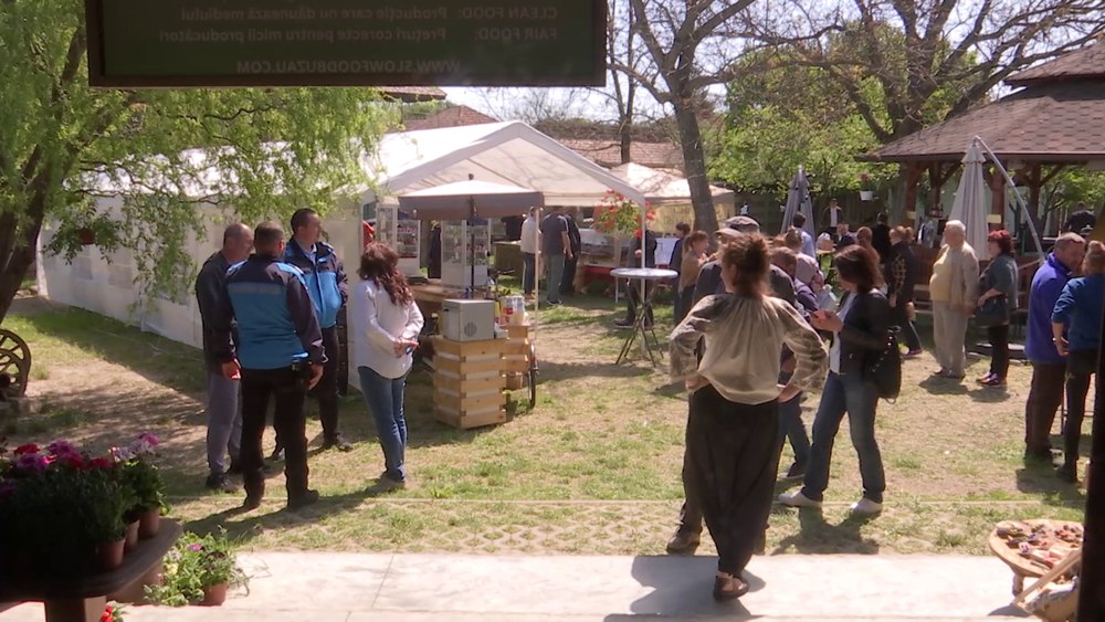 Artizanii din Ținutul Buzăului. Ce au găsit vizitatorii la prima ediție a târgului culinar și de artizanat din regiune FOTO