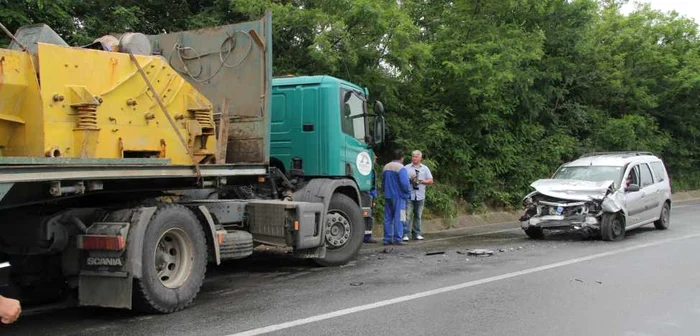 Tirul era condus de un şofer de 23 de ani, din Teleorman