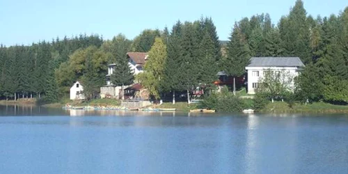 Lacul Brebu. Foto www.turistik.ro