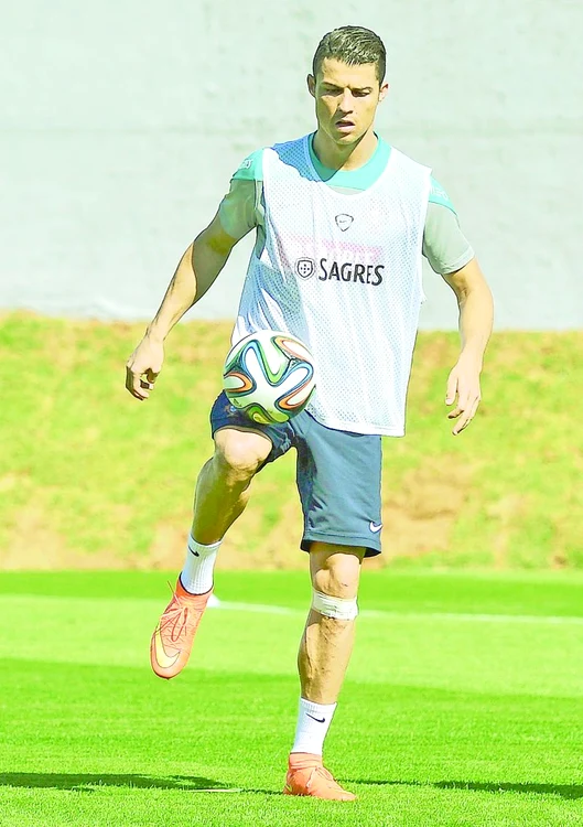 Cristiano Ronaldo este singurul jucător care a marcat la ultimele cinci turnee finale: EURO 2004, 2008 şi 2012, plus CM 2006 şi 2010 (foto: Reuters)