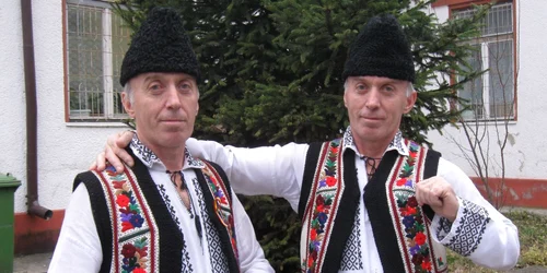 Fraţii Luchian - Dansatori