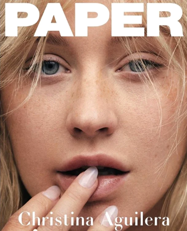 Christina a pozat fără strop de machiaj pentru coperta publicaţiei Paper 