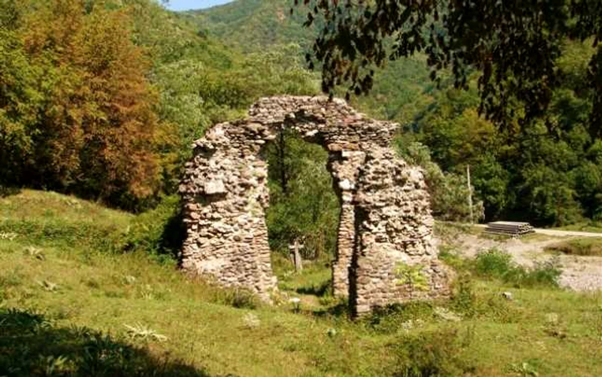 ruinele manastirii vodita