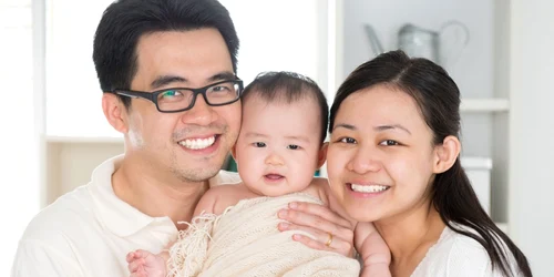 bebelus chinez foto 123rf