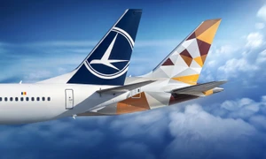 avioane Tarom si Etihad  Foto Tarom jpeg