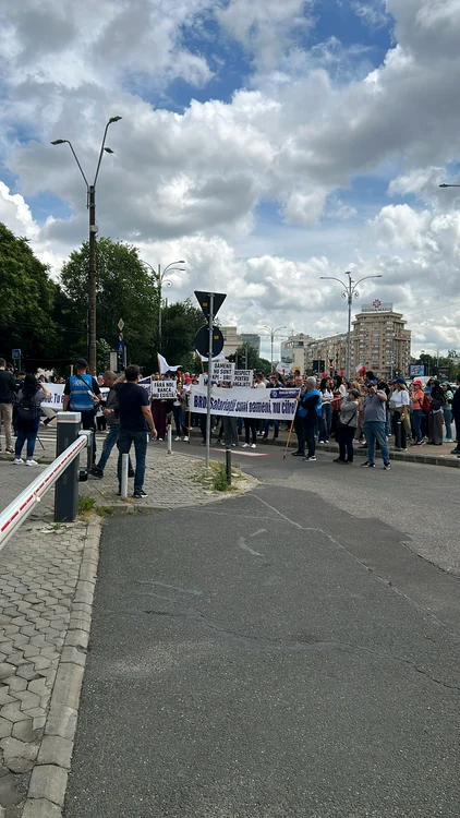 Proteste organizate de angajații BRD