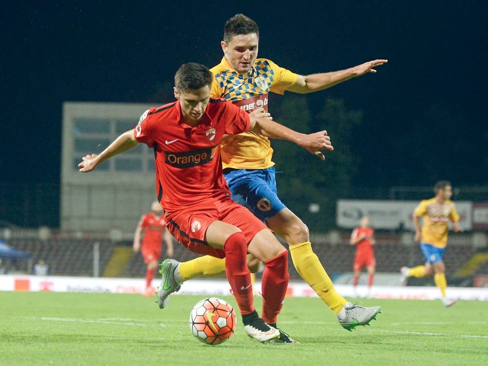 
    Duelul Petrolul -  Dinamo a fost la  un pas să nu mai  aibă loc  