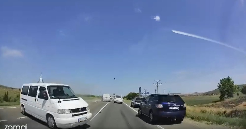 Două microbuze şi un autoturism, implicate într-un accident pe DN 24. 13 persoane implicate VIDEO