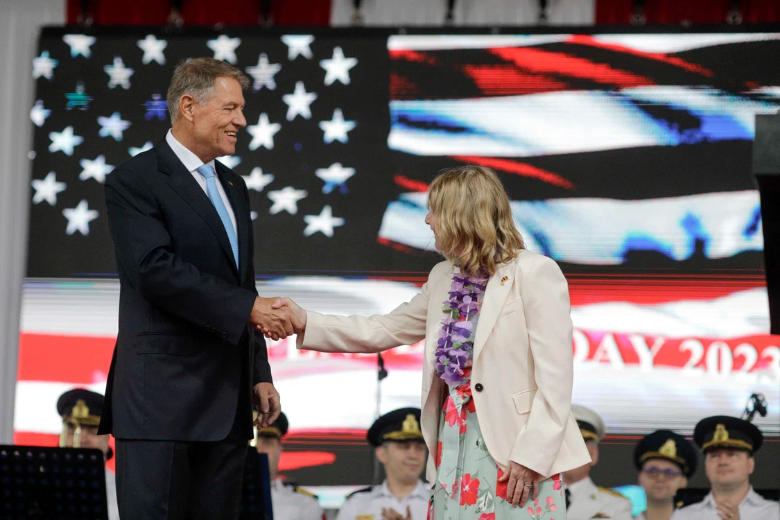 Președintele Klaus Iohannis și ambasadorul SUA în România, Kathleen Kavalec Foto: Arhivă