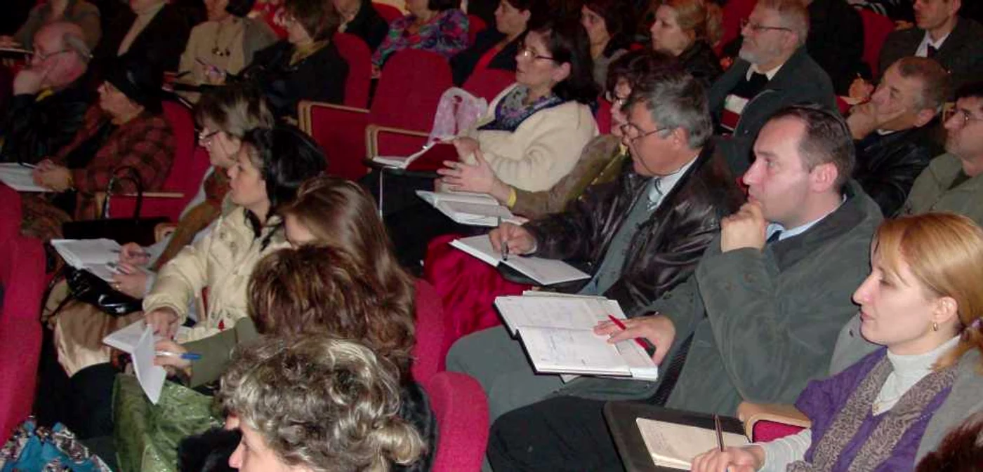 Profesorii se vor perfecţiona în această zi