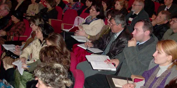 Profesorii se vor perfecţiona în această zi