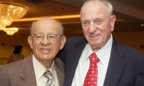 Doi veri care s au văzut ultima oară la Auschwitz se întâlnesc din nou după 70 de ani jpeg