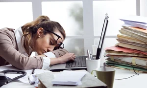 Femeie obosita FOTO Shutterstock jpg