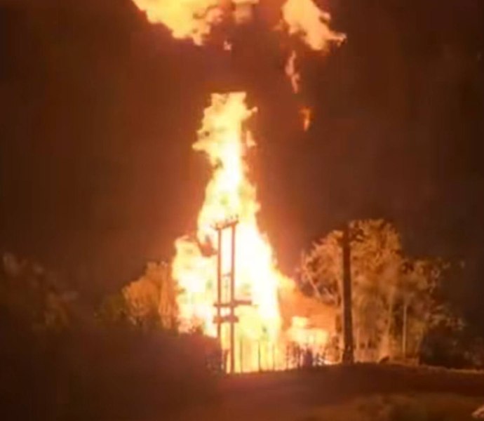 Incendiul din Amara a fost stins. Localnicii evacuaţi se pot întoarcea acasă; se reia furnizarea utilităţilor
