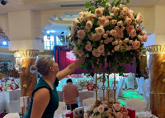 Valentina a creat decorul de basm la balul prinţului de Monaco FOTO: Arhivă Personală/FB