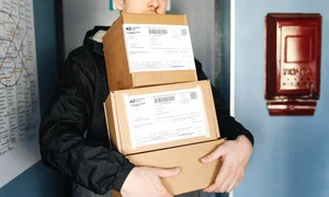 packages 6153947 1280 jpg