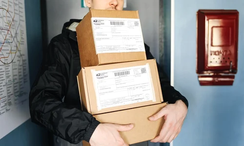 packages 6153947 1280 jpg